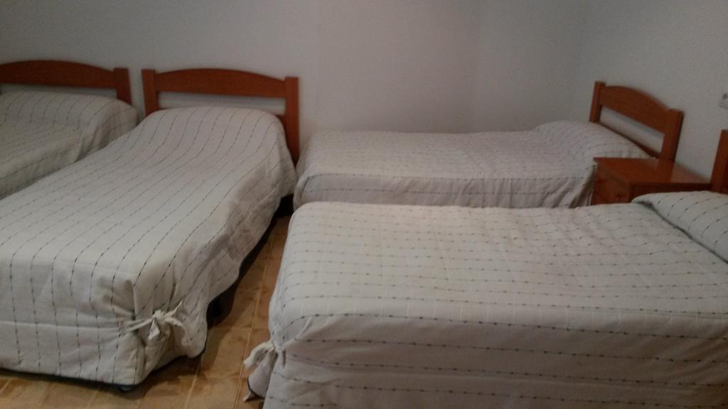 Hostal Virgen Del Pilar Баса Екстериор снимка