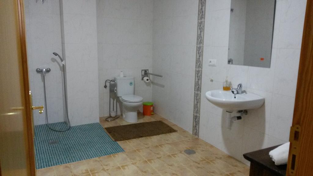 Hostal Virgen Del Pilar Баса Екстериор снимка