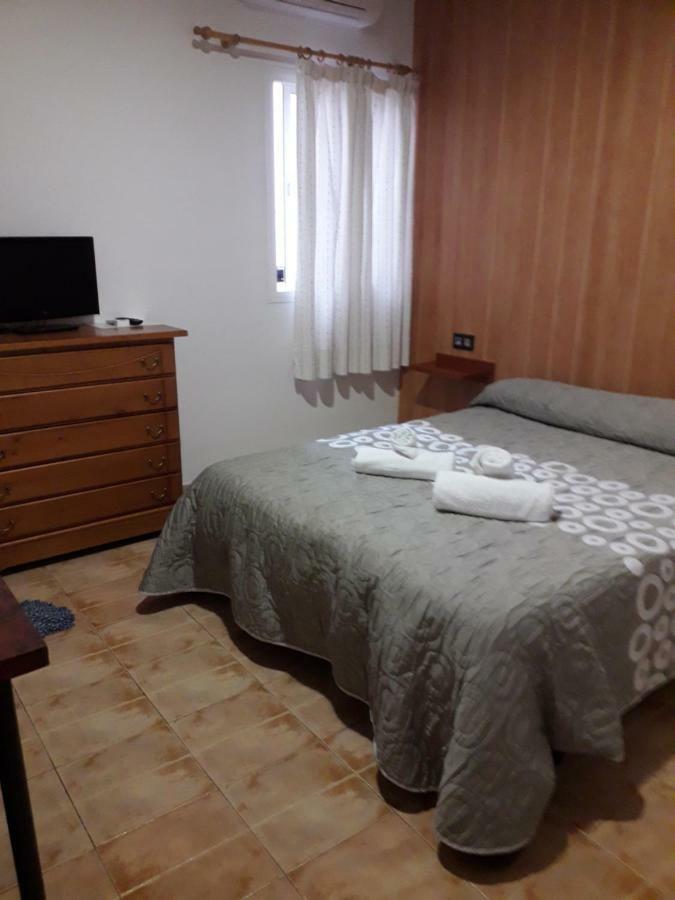 Hostal Virgen Del Pilar Баса Екстериор снимка